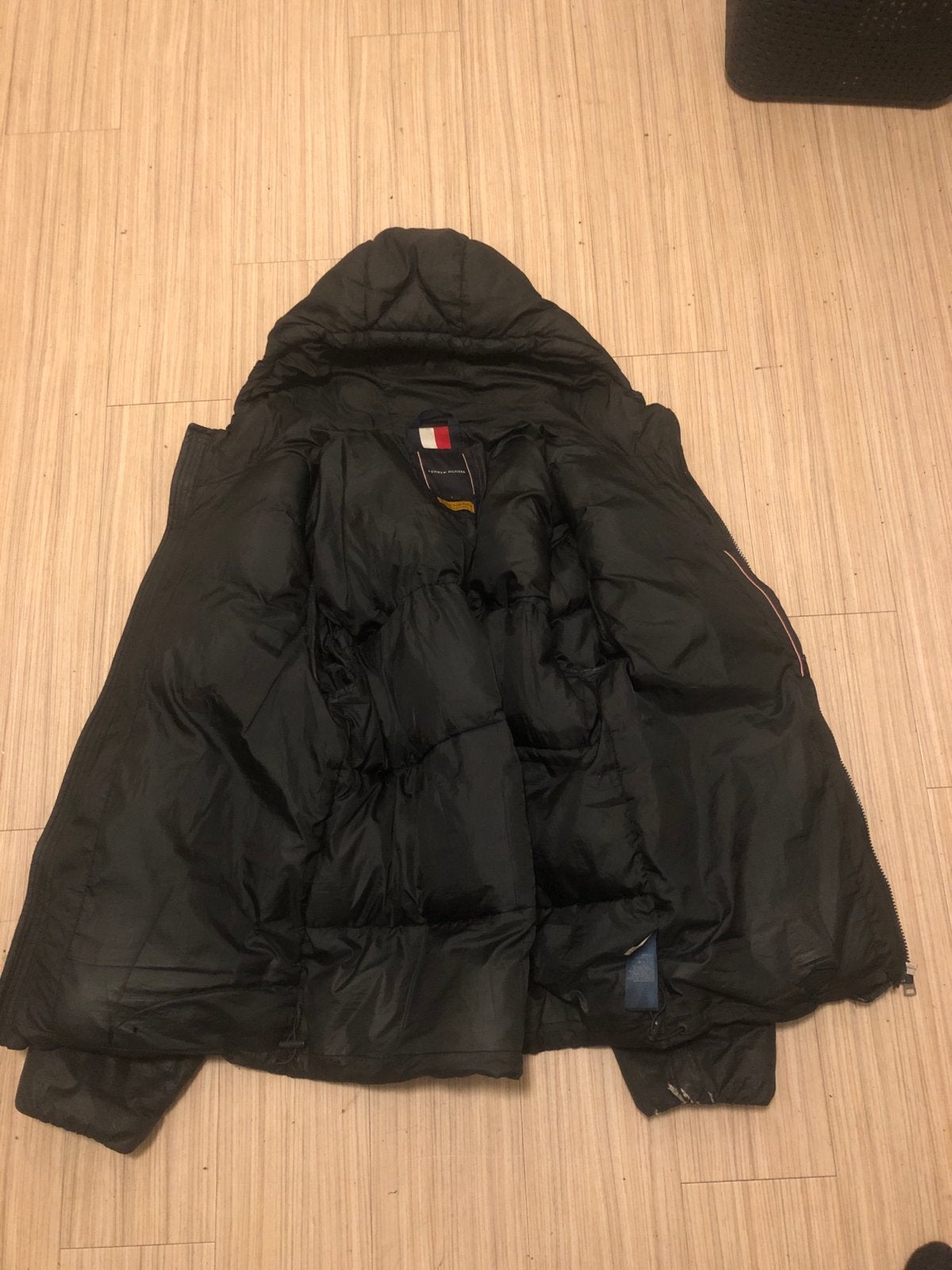 Tommy Hilfiger Puffer Jas Zwart - Maat L, Ophalen, Zo goed als nieuw, Maat 52/54 (L), Zwart