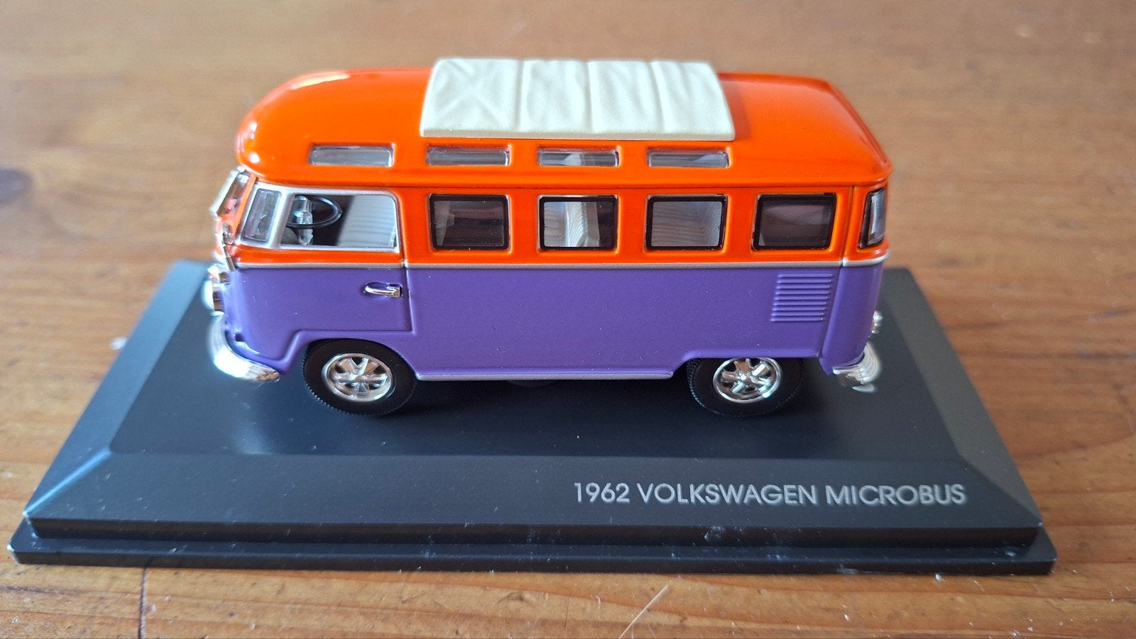 Volkswagen Microbus 1962, 1:43 ,Road Signature,  nr 195, Ophalen of Verzenden, Gebruikt, Auto, Overige merken
