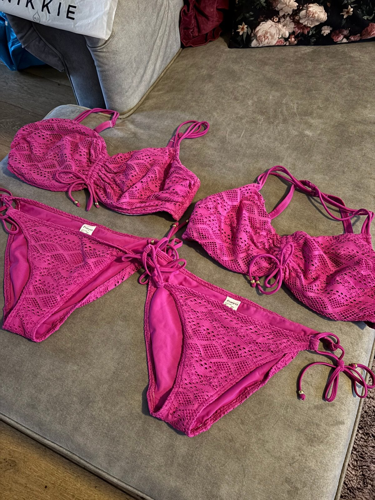 Freya Sundance 2x fuchsia bikini 80G en 80I met 2x broekje M, Kleding | Dames, Badmode en Zwemkleding, Ophalen of Verzenden, Gedragen