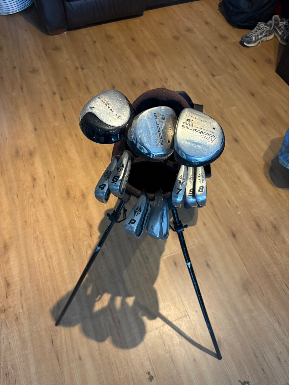 Complete golfset rechtshandig met King Cobra houten,