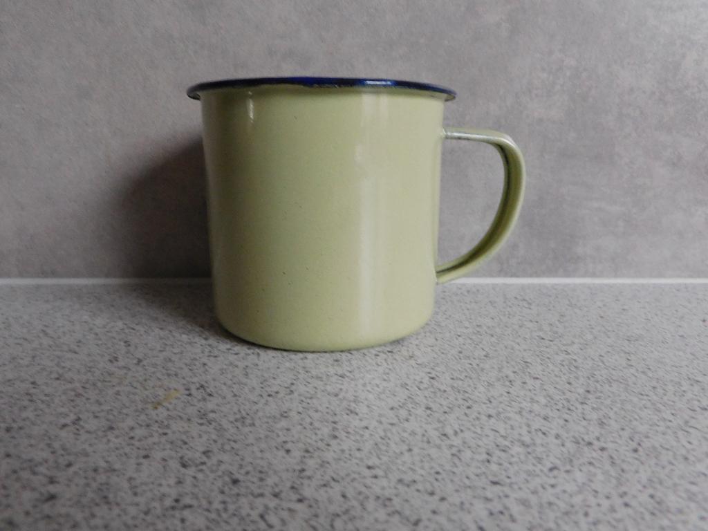 Emaille Mok 8x7 cm. Licht Groen, Antiek en Kunst, Antiek | Emaille, Ophalen of Verzenden