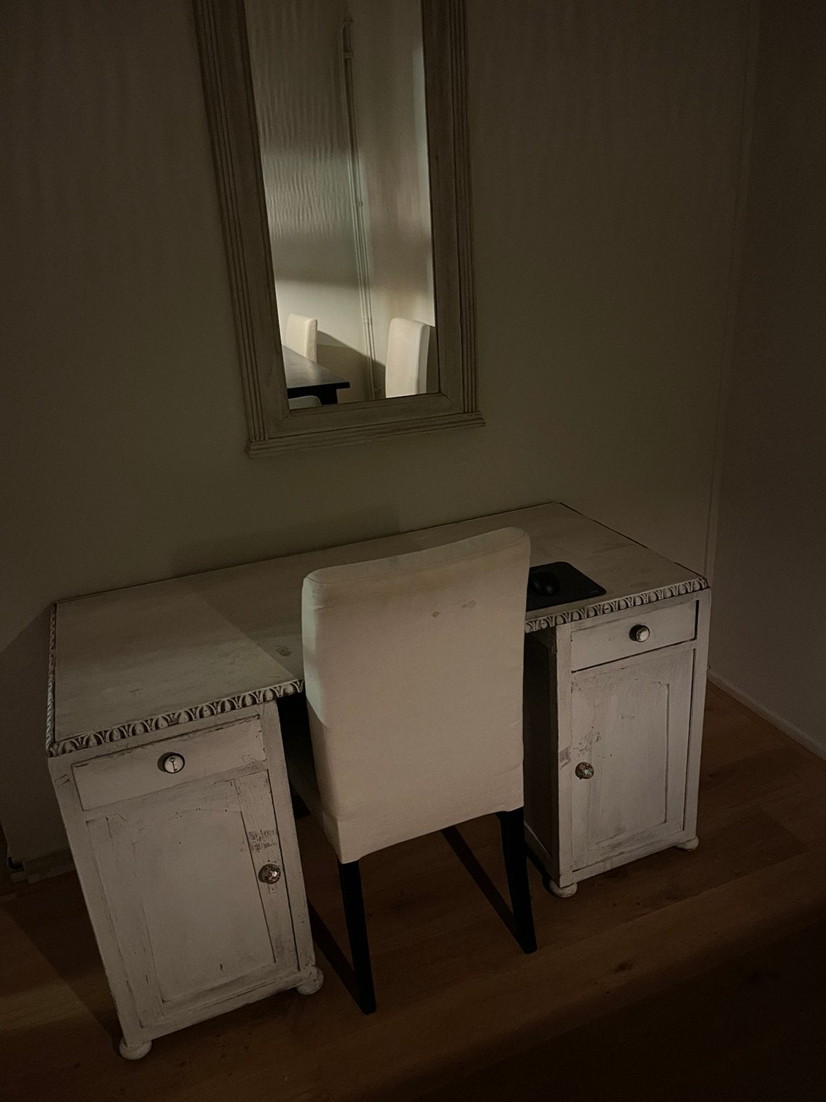 Charmant wit bureau met lades en kasten gratis op te halen, Ophalen