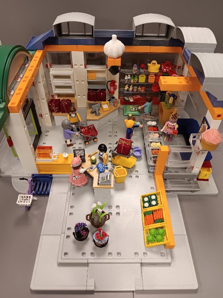 Playmobil GROTE SUPERMARKT + POST + IJS shop.  Poppetjes, Kinderen en Baby's, Speelgoed | Playmobil, Verzenden, Gebruikt, Complete set