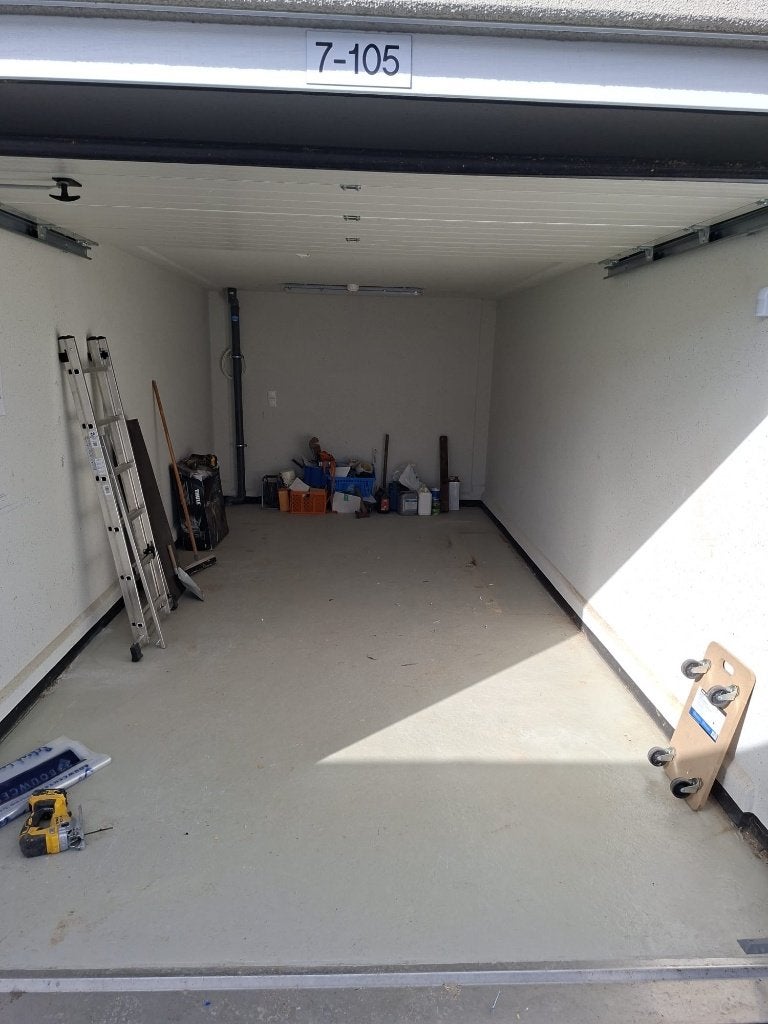 GARAGEBOX TE HUUR 18M2 IN PARK HEINENOORD