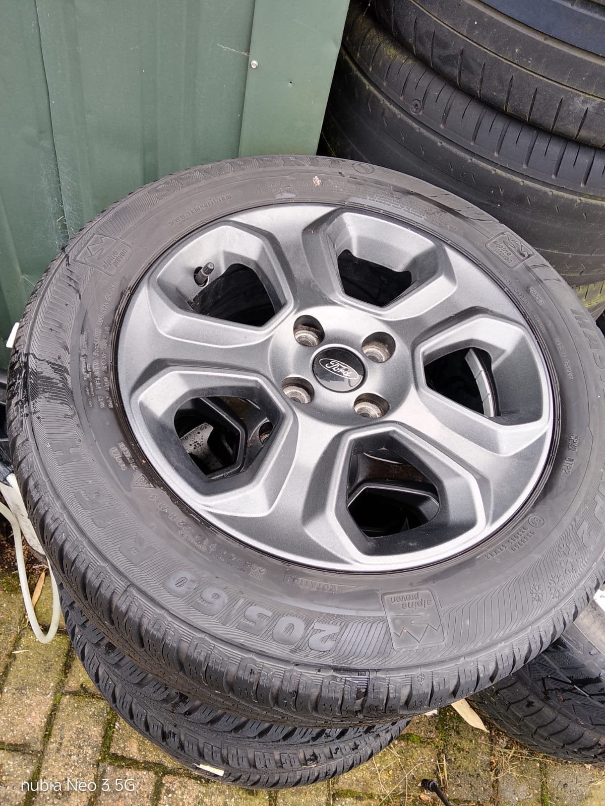 Super nette Ford ecosport velgen met goede winterbanden, Ophalen, Zo goed als nieuw