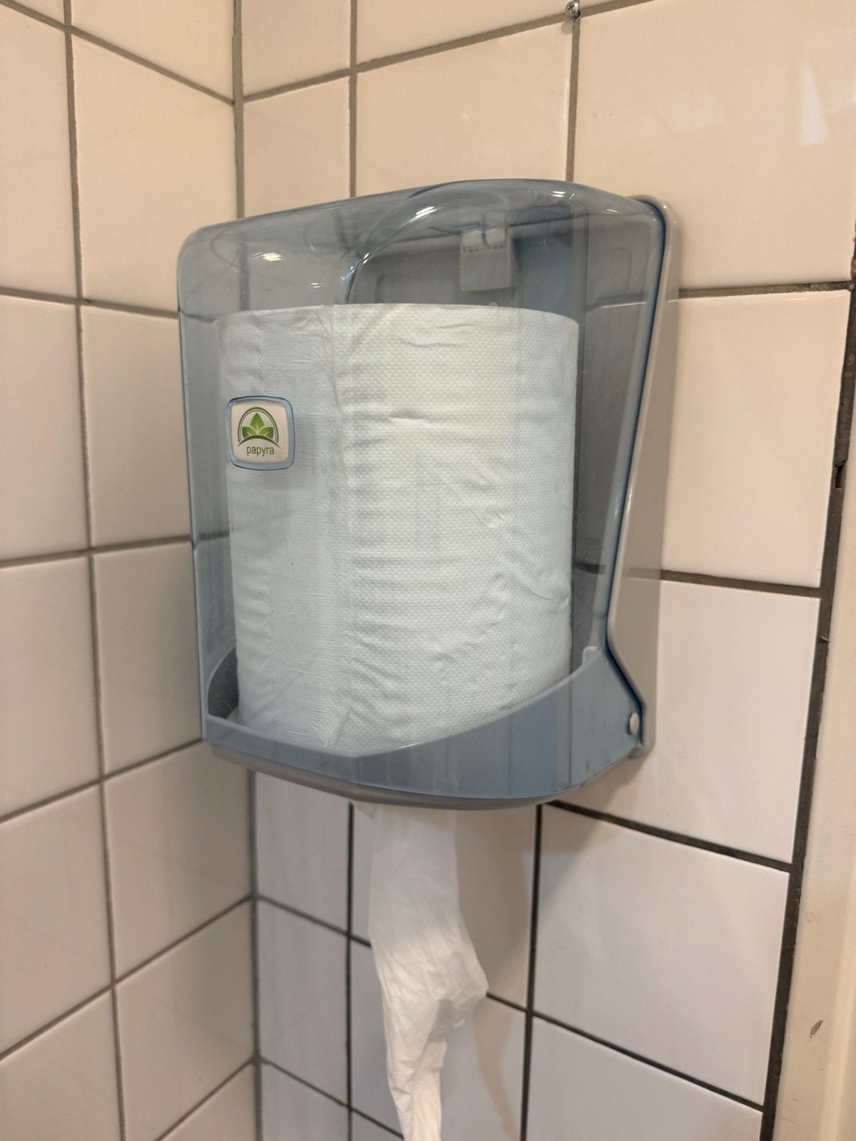 Papierrolhouder met papierrol, Huis en Inrichting, Schoonmaakartikelen, Ophalen of Verzenden, Overige typen