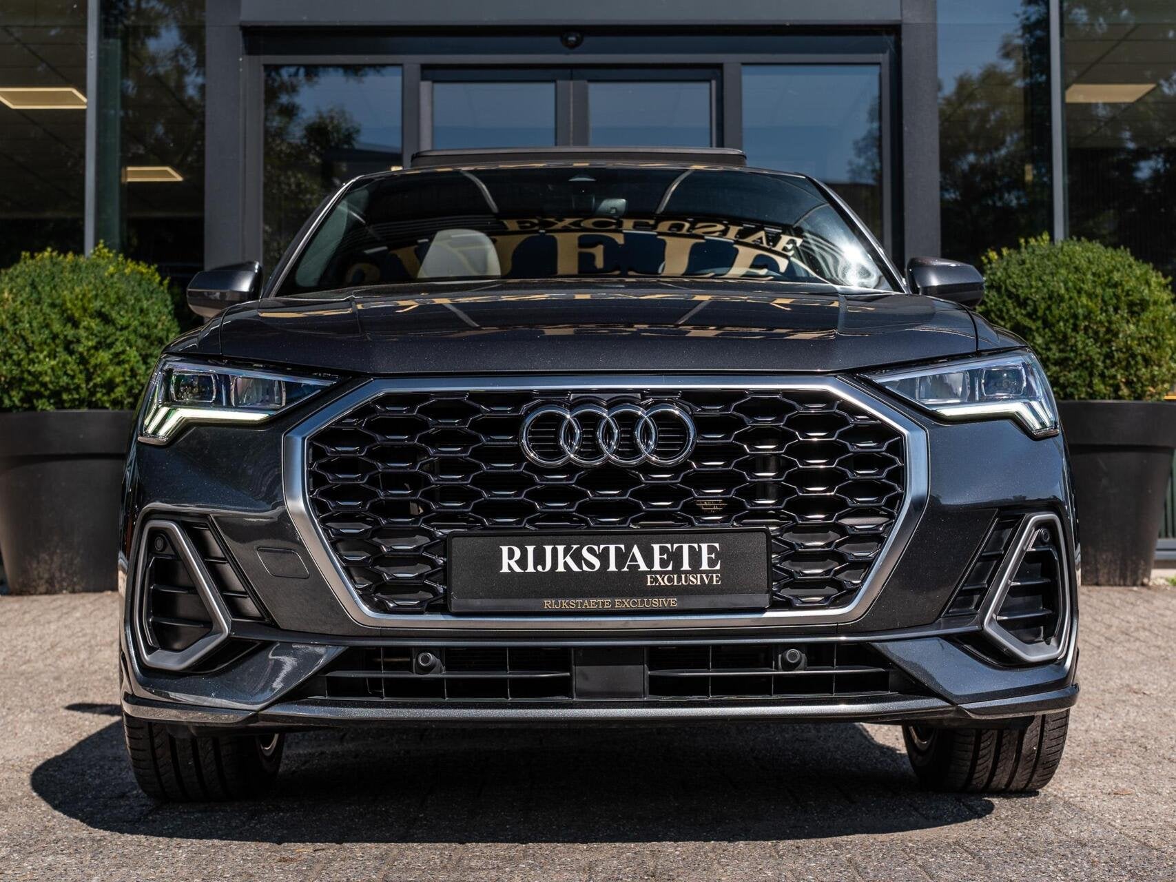 Audi Q3 Sportback 45 TFSIe S-Line|PANO|SFEER|ACC|MATRIX|19'', Auto's, Automatische klimaatregeling, Gebruikt, Euro 6, Met garantie (alle)