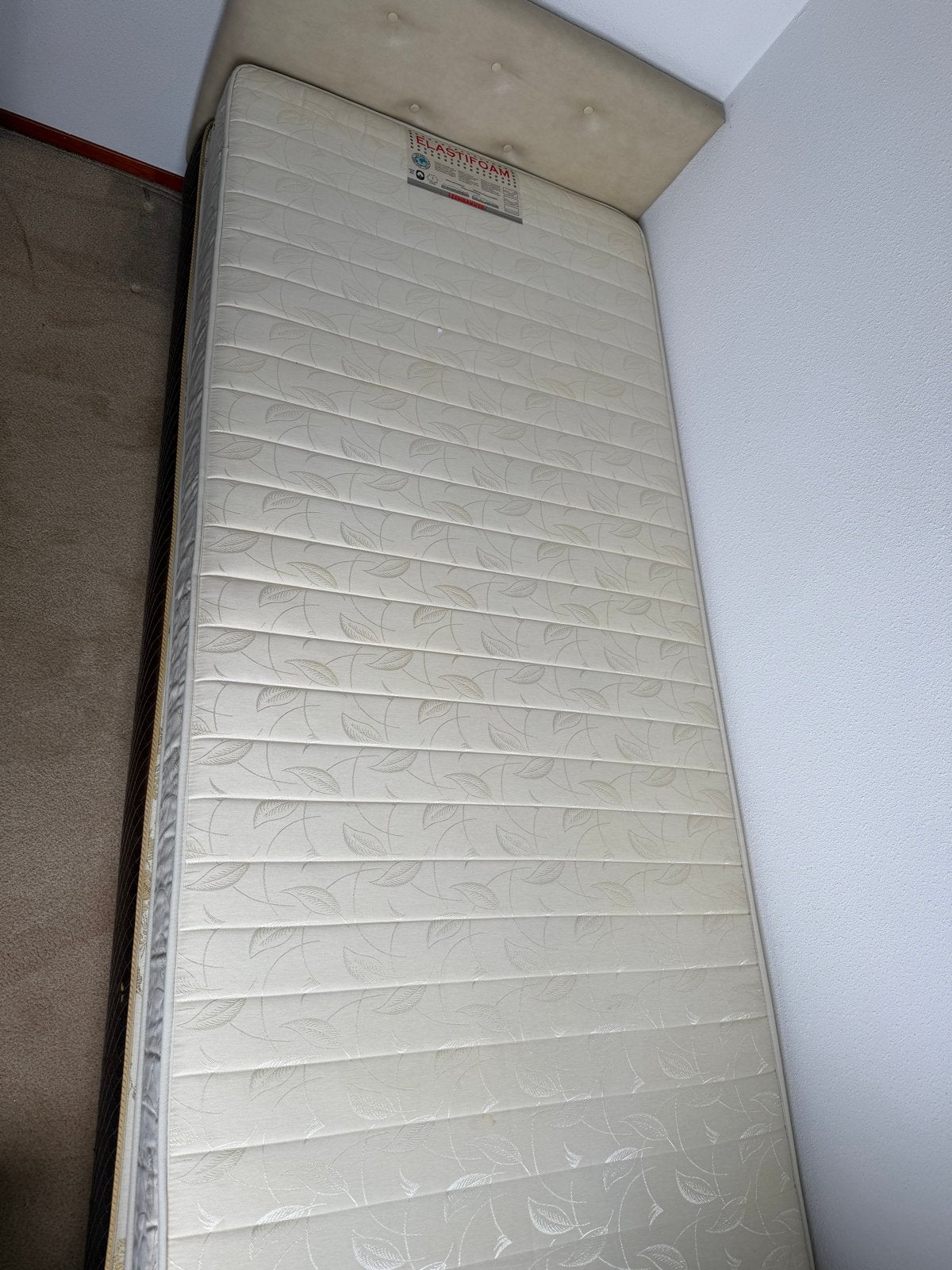 Eenpersoonsbed met matras, Gebruikt, 90 cm, Eenpersoons, Ophalen of Verzenden