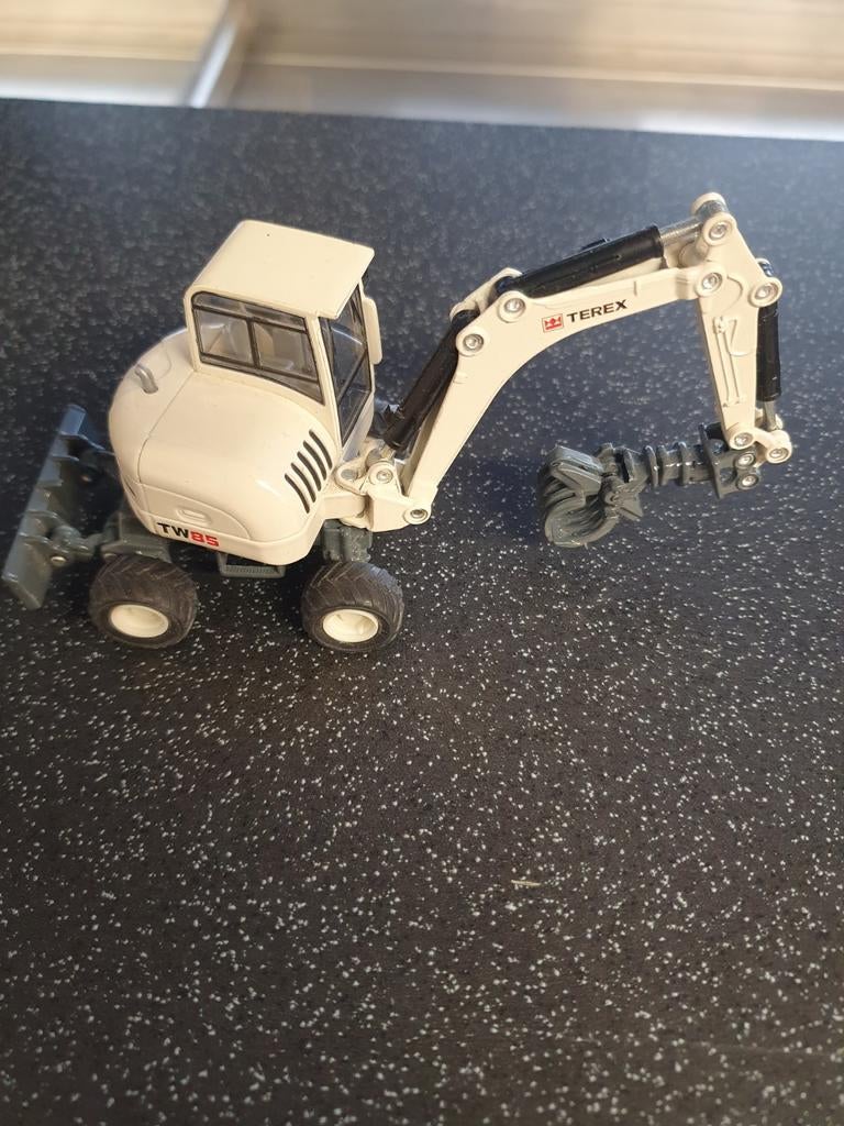 Siku Terex TW85 Model Graafmachine, Overige merken, 1:50 of kleiner, Auto, Verzenden