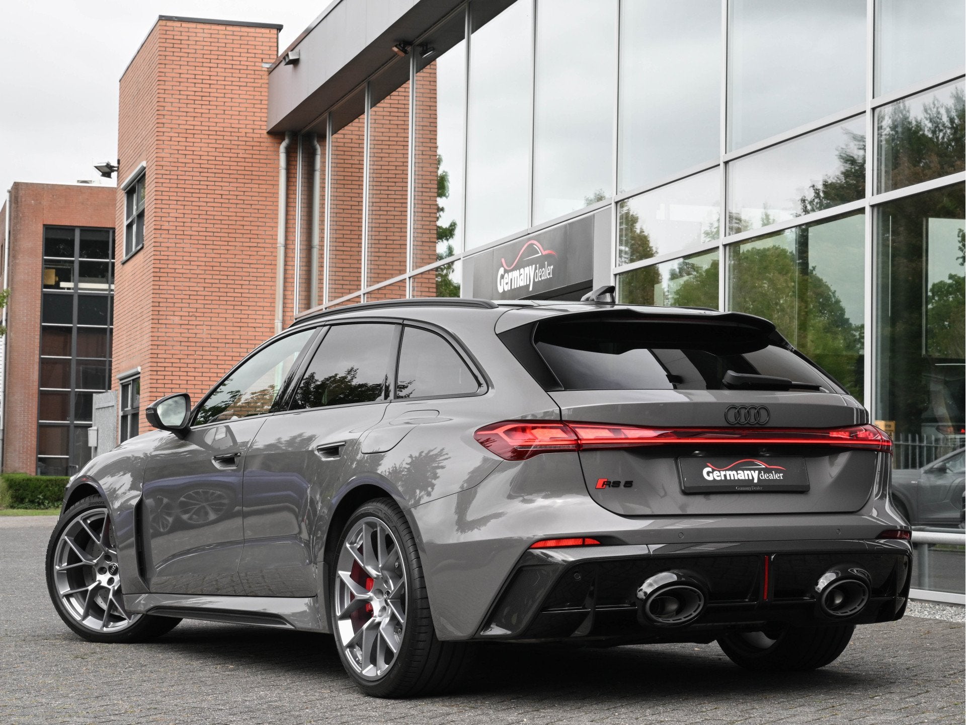 Audi RS5 Avant RS5 2.9TFSI V6 BiTurbo 639pk eHybrid Quattro, Auto's, Dealer onderhouden, Gebruikt, Zwart, RS5