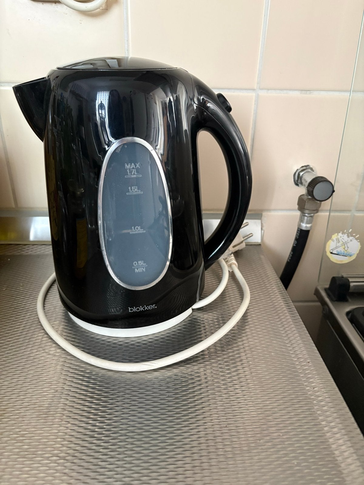 Blokker waterkoker - Zwart - 1.7L, 1 tot 2 liter, Ophalen of Verzenden, Gebruikt