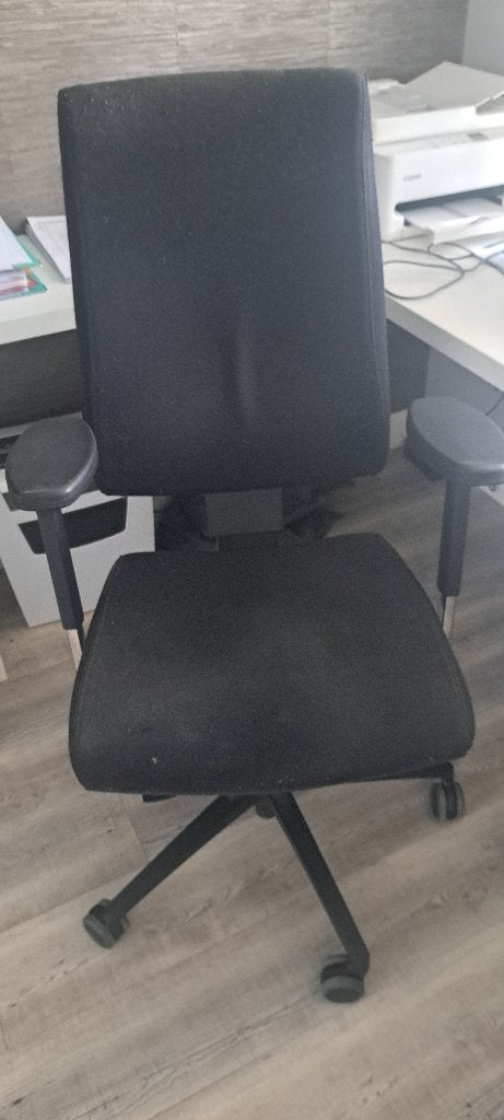 Gratis op te halen 2 bureau stoelen, Huis en Inrichting, Bureaustoelen, Ophalen, Gebruikt, Zwart, Bureaustoel
