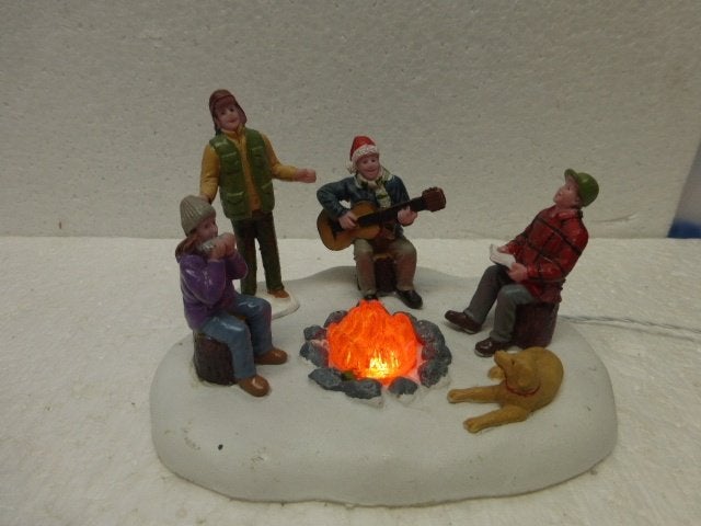 lemax songs by the fire kerstdorp tafereel poppetje kampvuur, Ophalen of Verzenden, Zo goed als nieuw