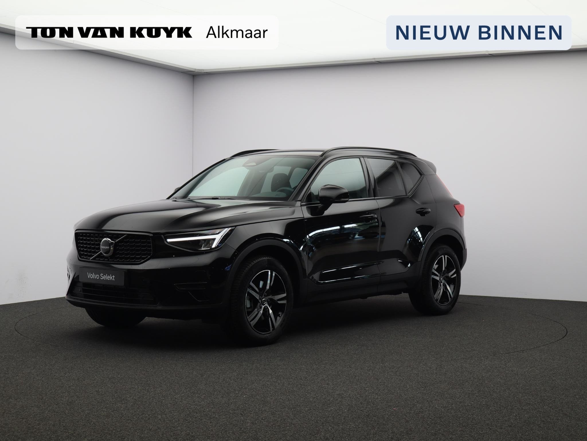 Volvo XC40 2.0 B4 Plus Dark / Trekhaak / Harman Kardon / Sto, Gebruikt, 4 cilinders, Automatische klimaatregeling, Zwart
