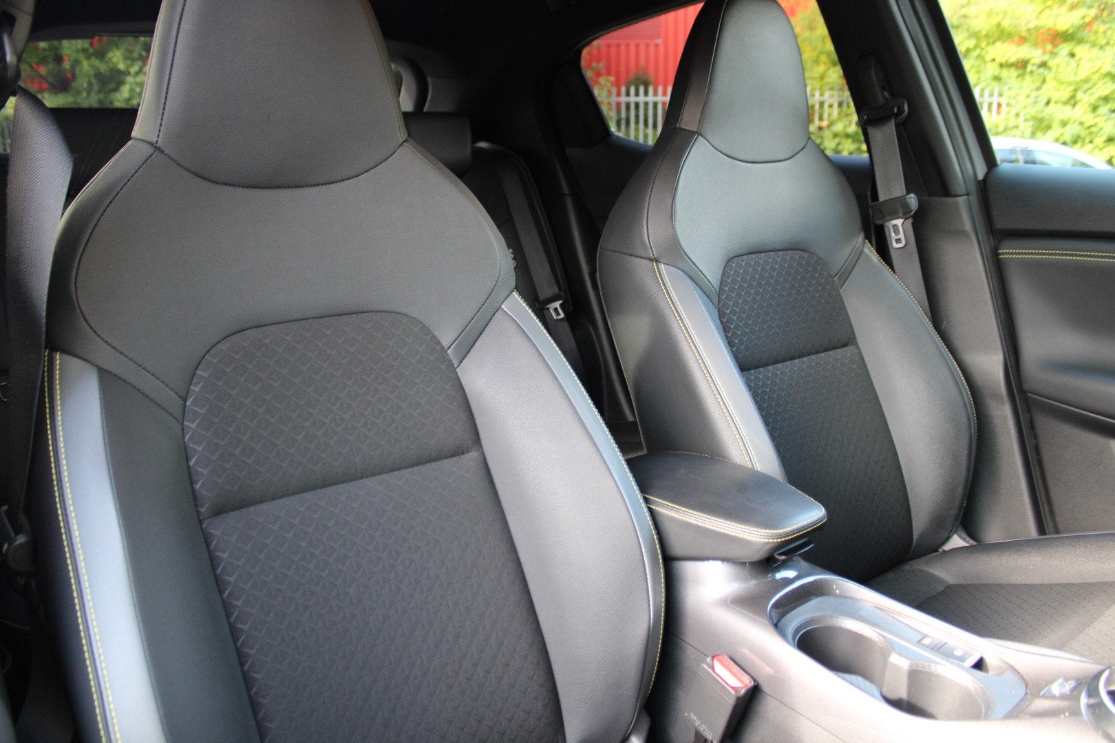 Foto 19 van NISSAN Juke 1.0 DIG-T 114pk Kiiro | Keyless | CruiseControl