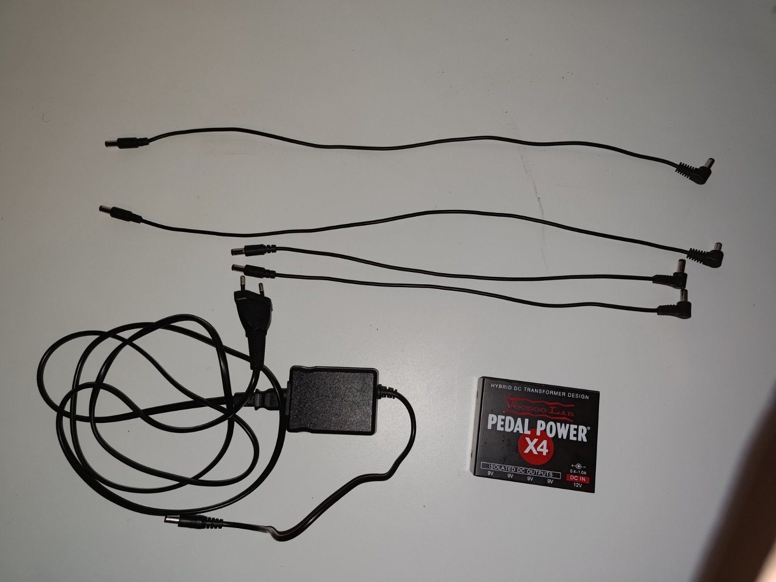 Voodoo Lab X4 pedalboard voeding power supply, Muziek en Instrumenten, Ophalen of Verzenden, Zo goed als nieuw