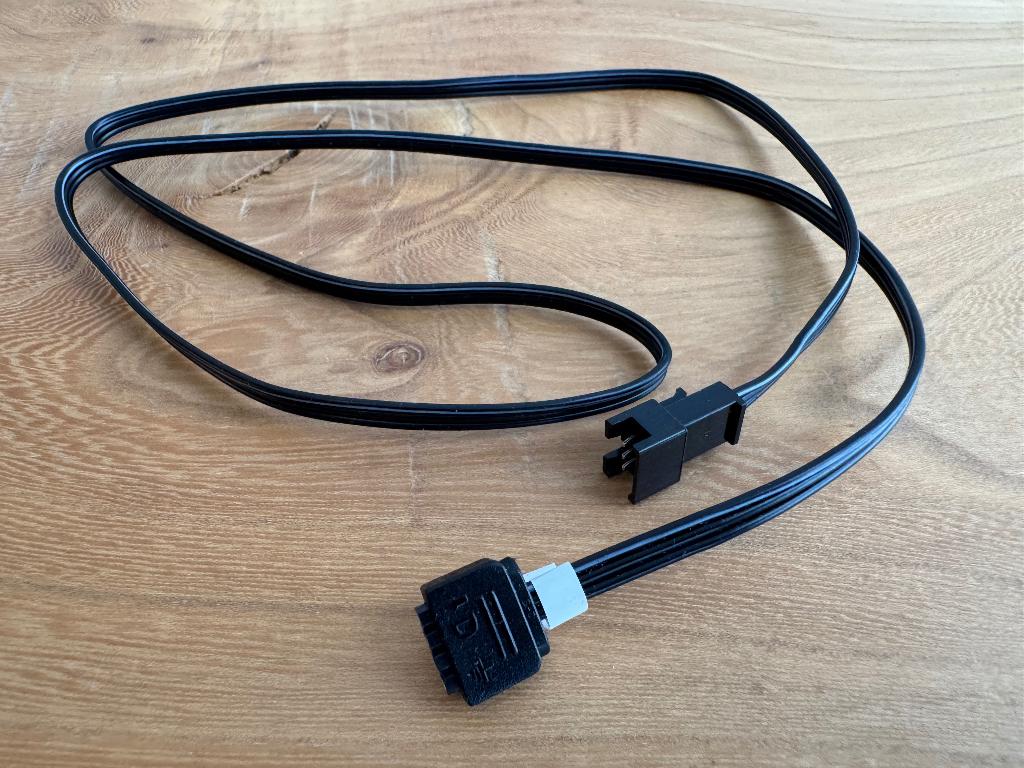 Connector voor RGB ventilator, Computers en Software, Computerkoelers, Ophalen of Verzenden, Zo goed als nieuw, Waterkoeling