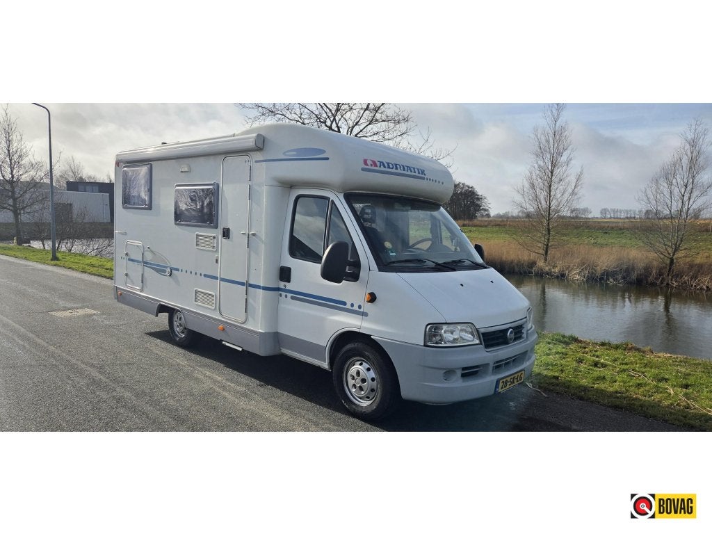 Adria Adriatik 574 sp compact, Caravans en Kamperen, Ringverwarming, Fiat, 6 tot 7 meter, Bedrijf