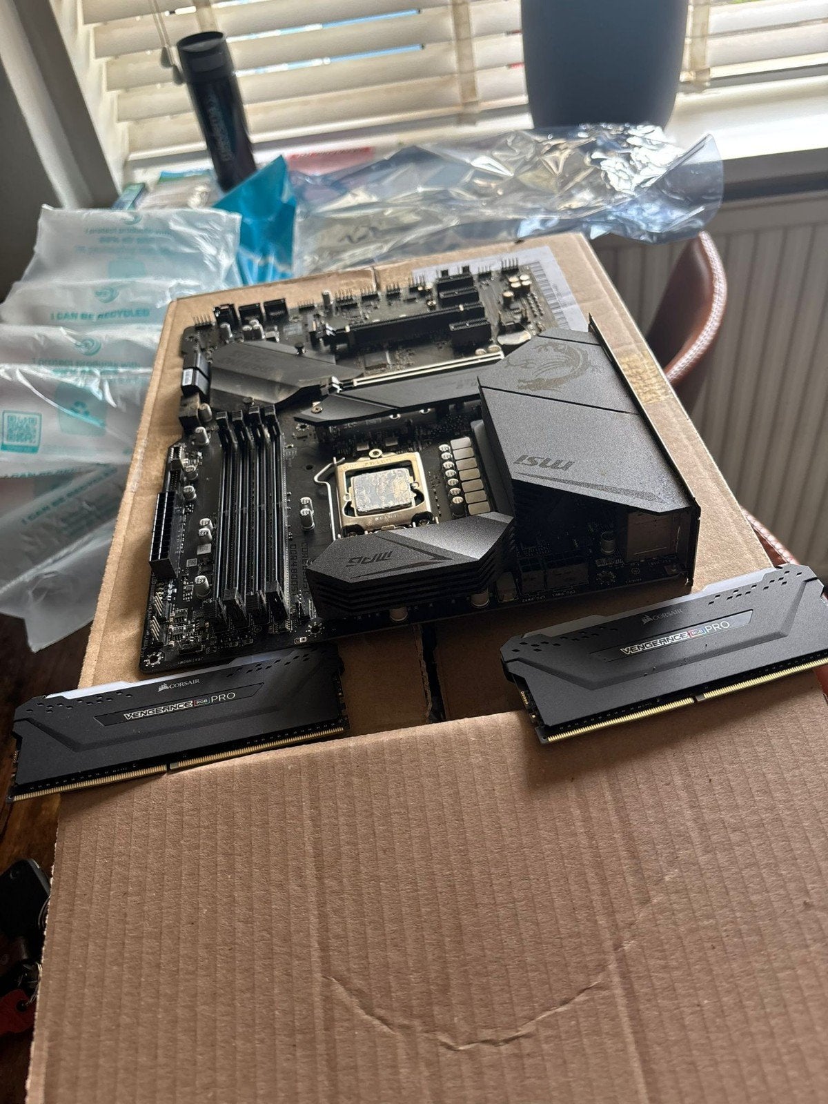 Te koop moederboard MPG Z490, cpu, en ram geheugen...., Computers en Software, Moederborden, Ophalen of Verzenden, Zo goed als nieuw