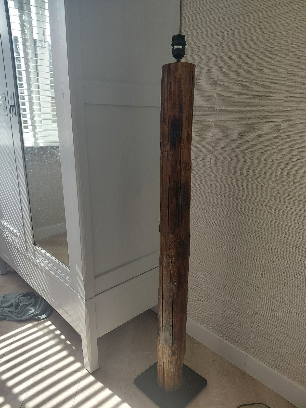 Unieke houten vloerlamp - robuust en sfeervol, Ophalen, Gebruikt, 100 tot 150 cm, E27 (groot)