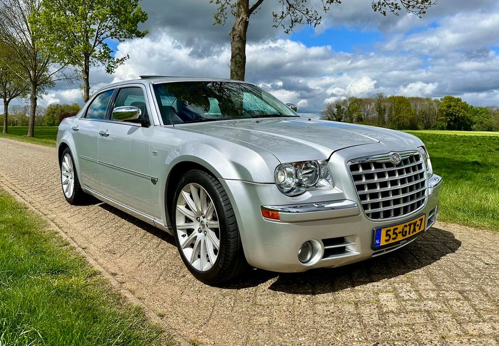 Chrysler 300C 5.7 HEMI V8 20 Inch || Schuifdak || Winterset, Automaat, 8 cilinders, 5654 cc, Automatische klimaatregeling