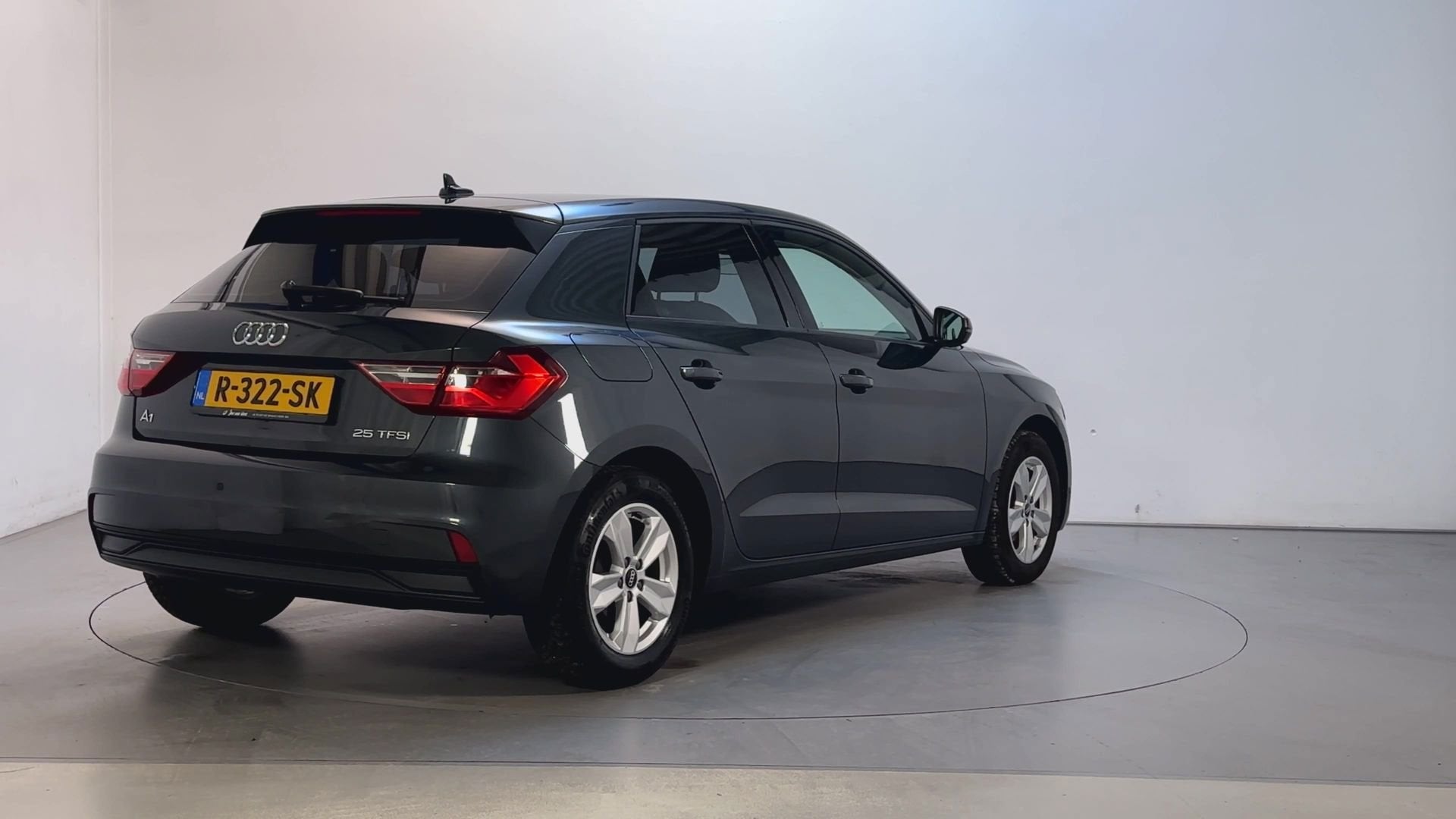 Audi A1 Sportback 25 TFSI Pro Line Camera App-Connect Airco, Auto's, Dealer onderhouden, Stof, 95 pk, Met garantie (alle)