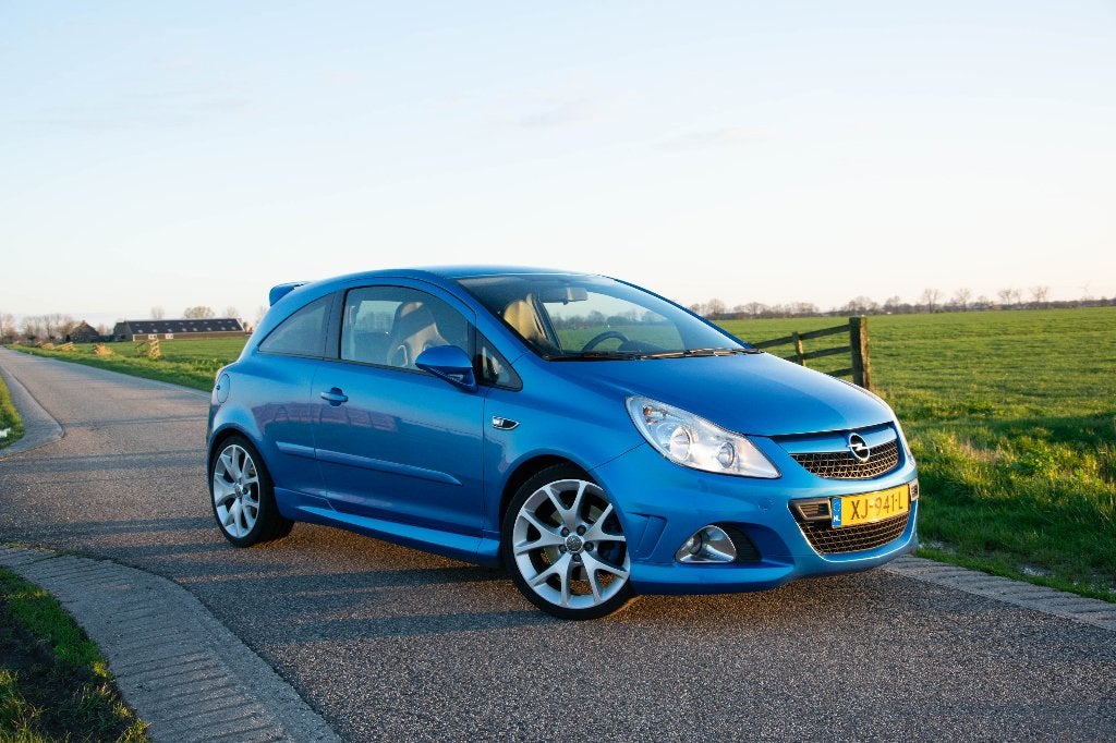Opel Corsa 1.6 OPC 3D 2007 Blauw | CarPlay, Blauw, Handgeschakeld, Particulier, Blauw