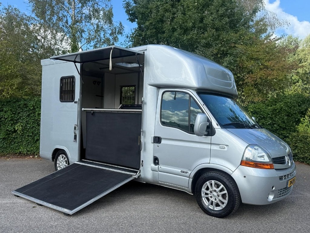 Foto 5 van Renault Master Roelofsen Paardenwagen Horsetruck LAGE KM