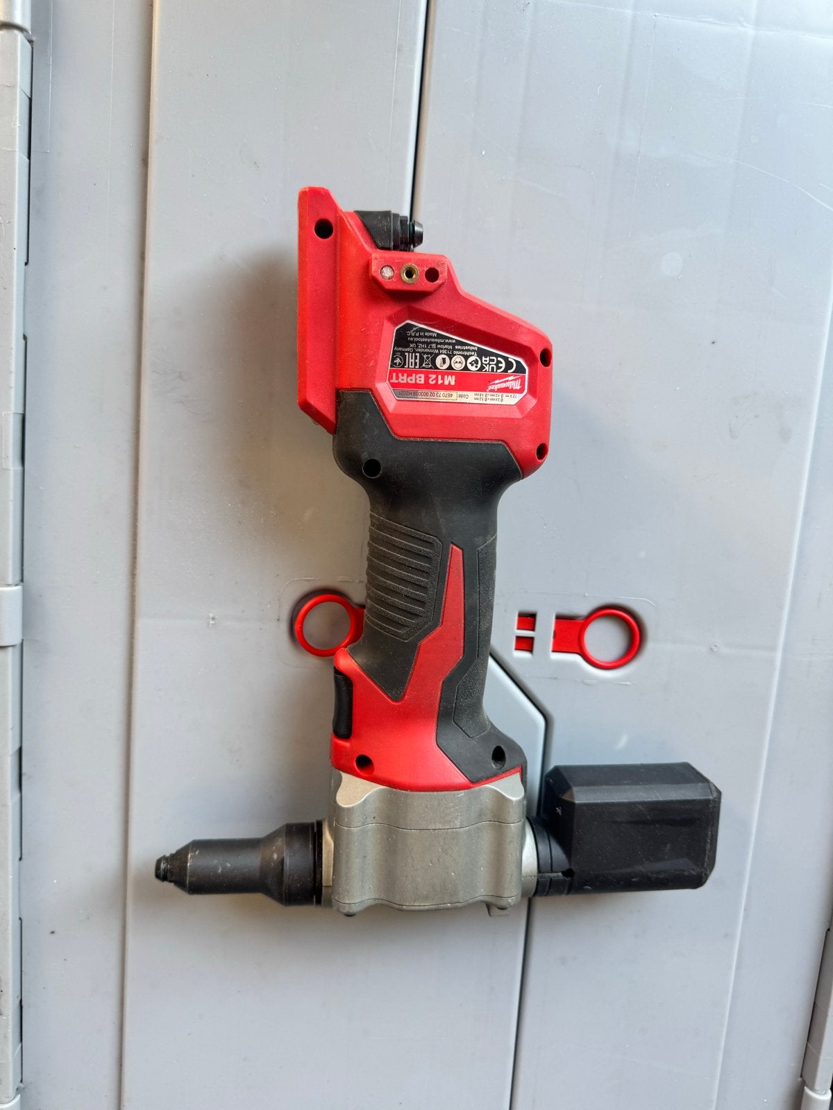 Milwaukee M12 BPRT Accu Blindklinknageltang (Body), Ophalen of Verzenden, Zo goed als nieuw, Overige typen
