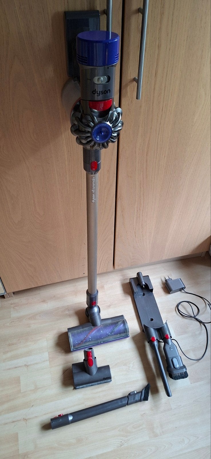 Dyson V8 Animal Plus - draadloze steelstofzuiger, Witgoed en Apparatuur, Stofzuigers, Ophalen of Verzenden