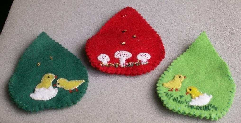 4 eierwarmers vilt met paas lente decoratie, Diversen, Pasen, Ophalen of Verzenden, Nieuw