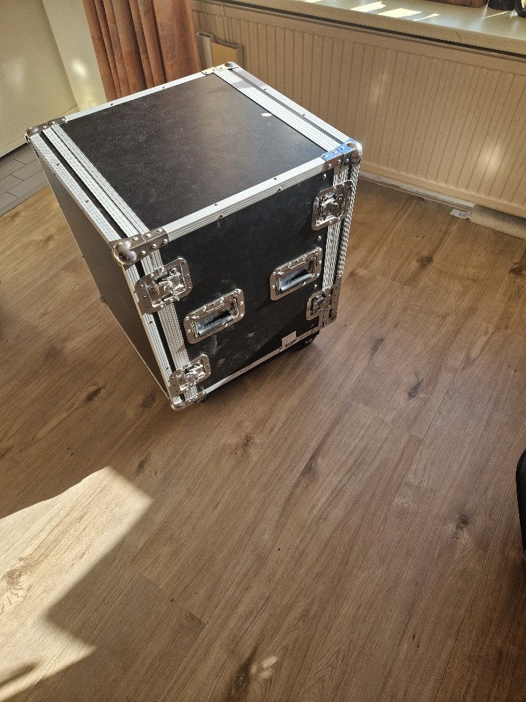 flightcase op wieltjes te koop vrij nieuw nog €100-, Muziek en Instrumenten, Ophalen, Gebruikt, Overige instrumenten, Flightcase
