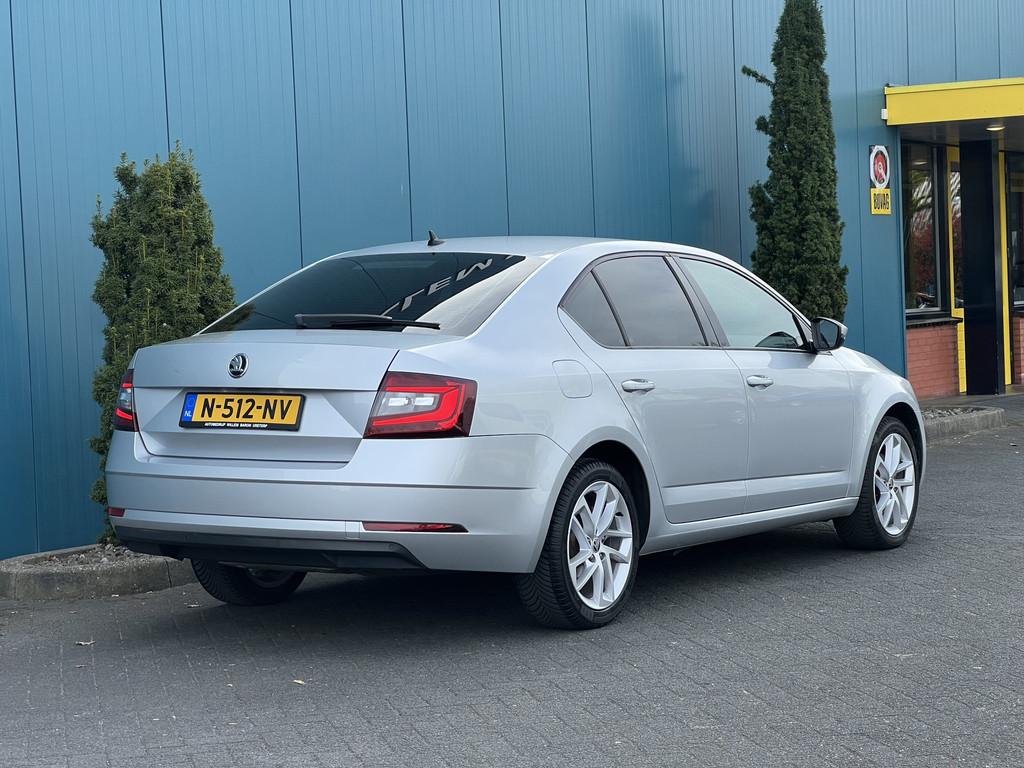 Skoda Octavia 1.0 TSI Greentech Ambition Business CARPLAY/AN, Auto's, Stof, Gebruikt, Bedrijf, Handgeschakeld
