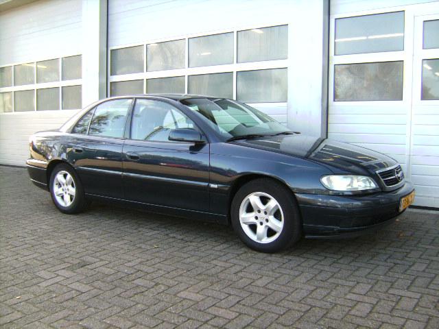 Opel Omega 2.2 DTI SDN ZONDER APK, Omega, 4 cilinders, Blauw, Bedrijf