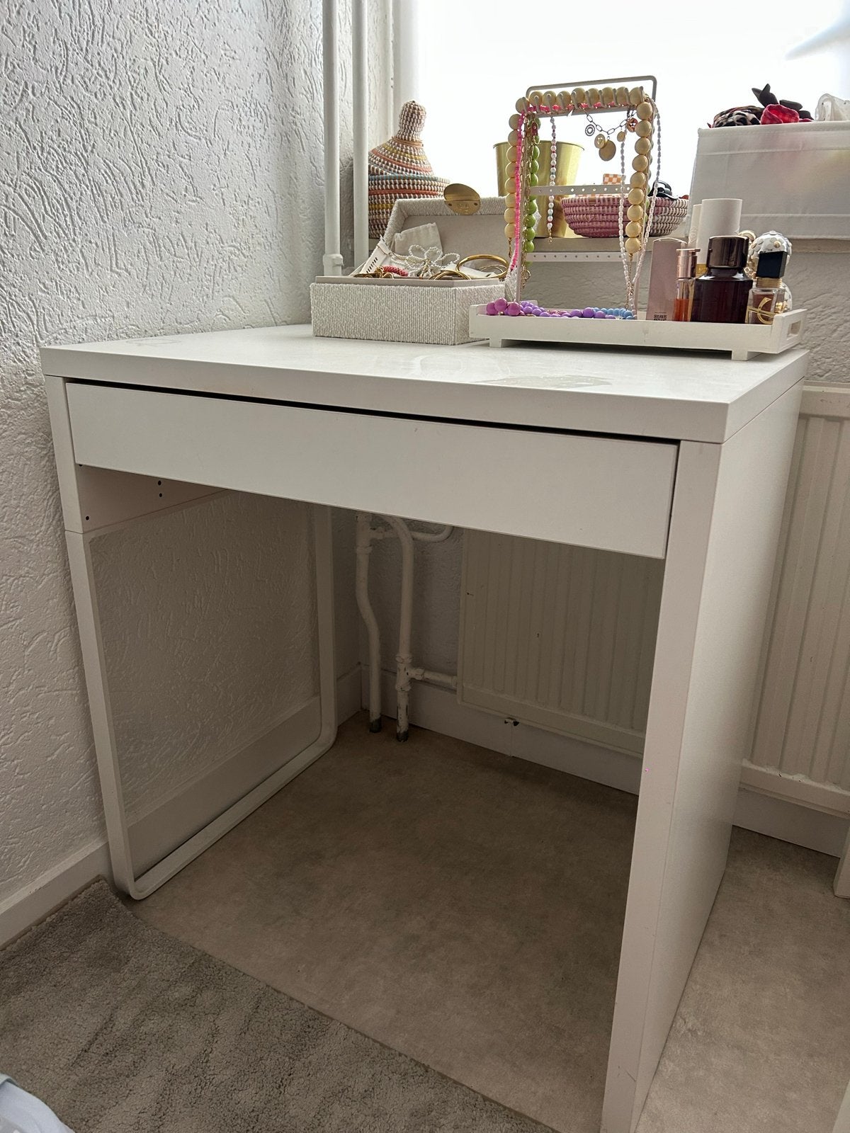 IKEA Micke bureau wit - Compact en functioneel, Gebruikt, Met lades, Spaanplaat of MDF, Ophalen of Verzenden