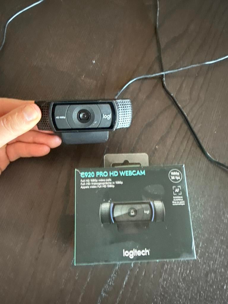 Logitech C920 Pro HD Webcam - Full HD 1080p, Computers en Software, Webcams, Zo goed als nieuw, Bedraad, Windows, Monitorclip