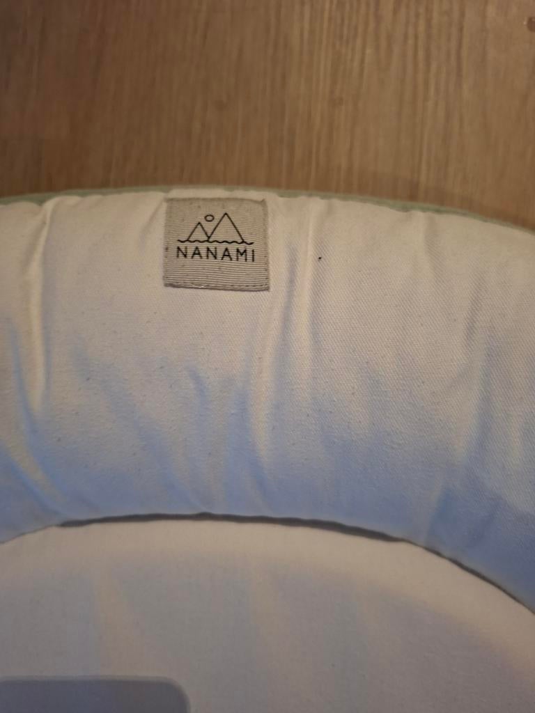 Nanami babynestje lichtgroen/wit - goede staat, Ophalen, Zo goed als nieuw