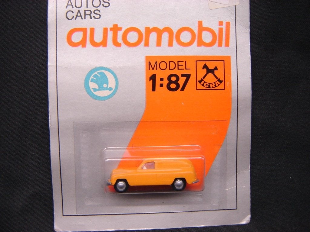 Skoda 1200 bestelwagen geel - Igra 1:87 H0 NIEUW in blister, Ophalen of Verzenden, Zo goed als nieuw, Auto, Overige merken
