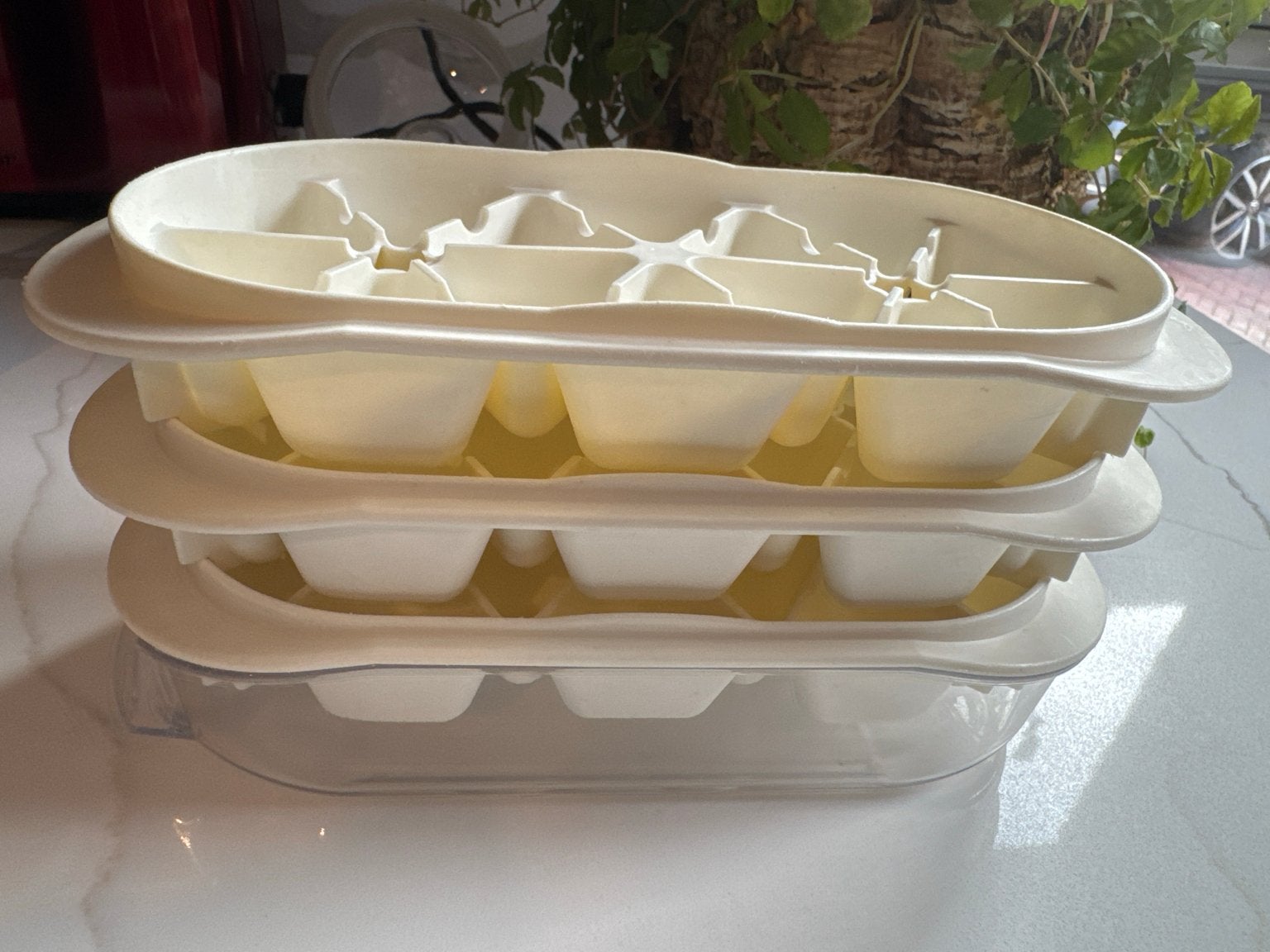 Titel: Originele Tupperware ijsblokjesmaker – complete set, Huis en Inrichting, Overige kleuren, Overige typen, Ophalen of Verzenden