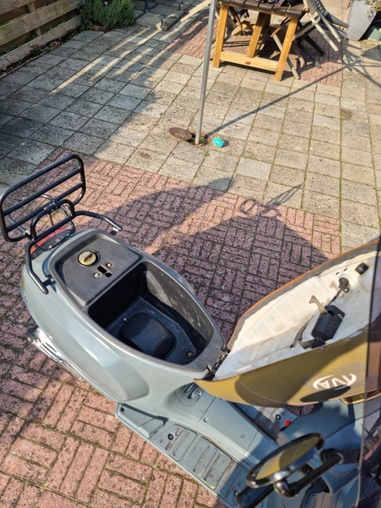 Scooter IVA LUX 50, Fietsen en Brommers, Snorfietsen en Snorscooters, Gebruikt, Benzine, Ophalen, Overige merken