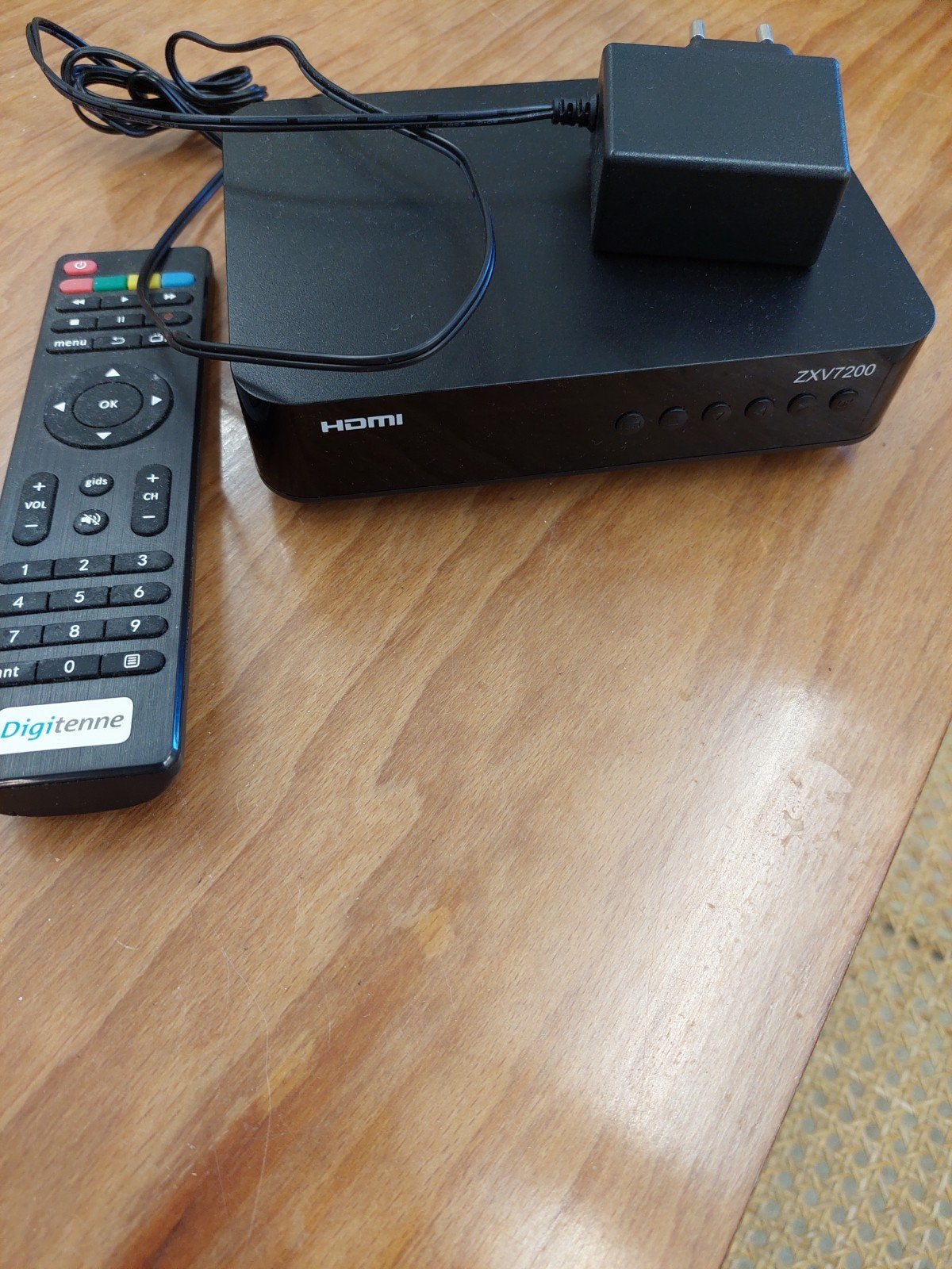 Digitenne TV-ontvanger ZXV7200 met afstandsbediening, Ophalen of Verzenden, Gebruikt, Decoder