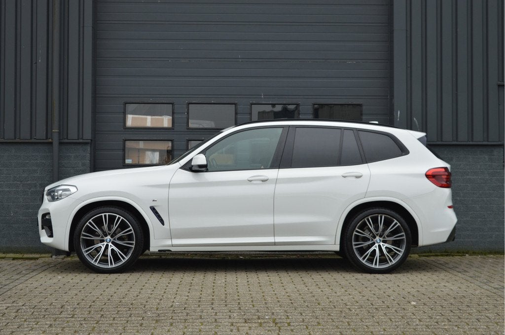 BMW X3 xDrive20i High Executive | M-PAKKET | PANO | TREKHAAK, Auto's, Automaat, 1998 cc, Gebruikt, Euro 6