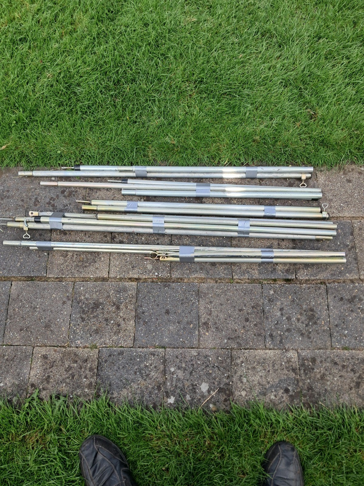 Veel tentstokken ijzer staanders liggers en acc, Ophalen, Gebruikt
