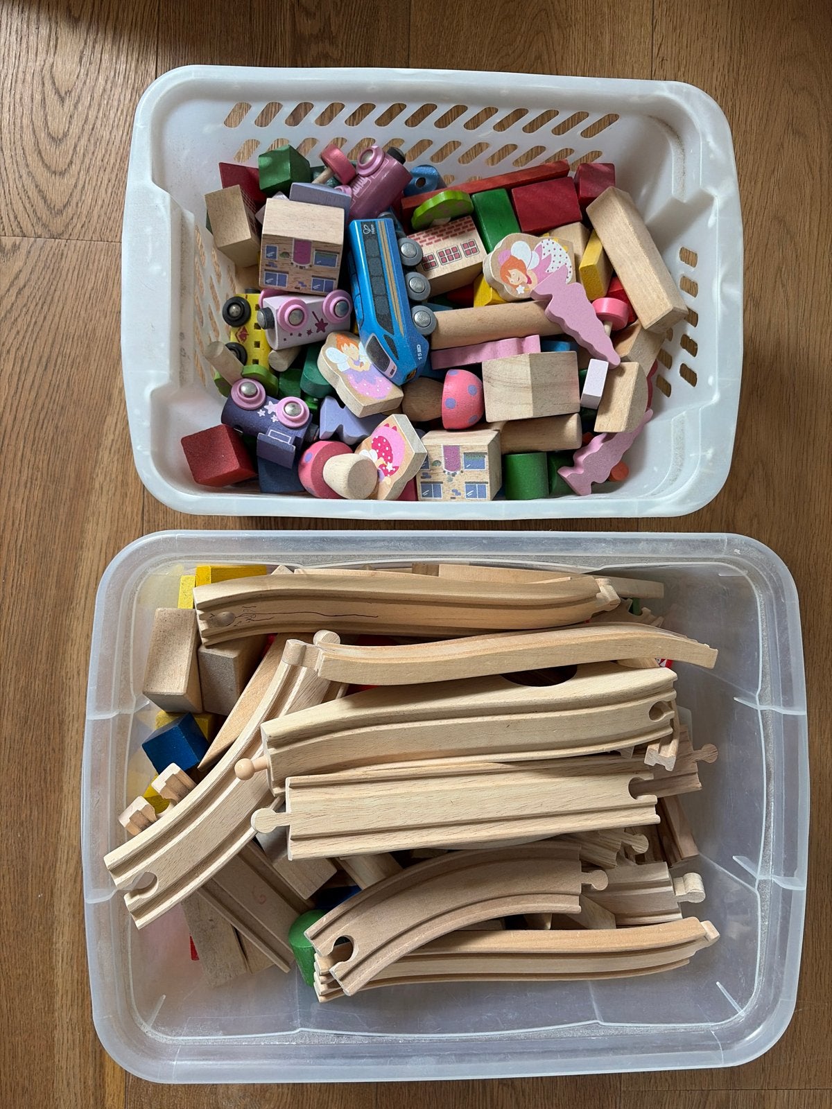 Houten speelgoed: blokken en treinbaan, Kinderen en Baby's, Speelgoed | Houten speelgoed, Ophalen of Verzenden, Gebruikt, Overige typen