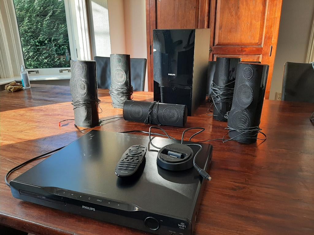 Philips HTS5561/12 Home cinema Set - + iPod Dock compleet, Audio, Tv en Foto, Home Cinema-sets, Gebruikt, Blu-ray-speler, 5.1-systeem