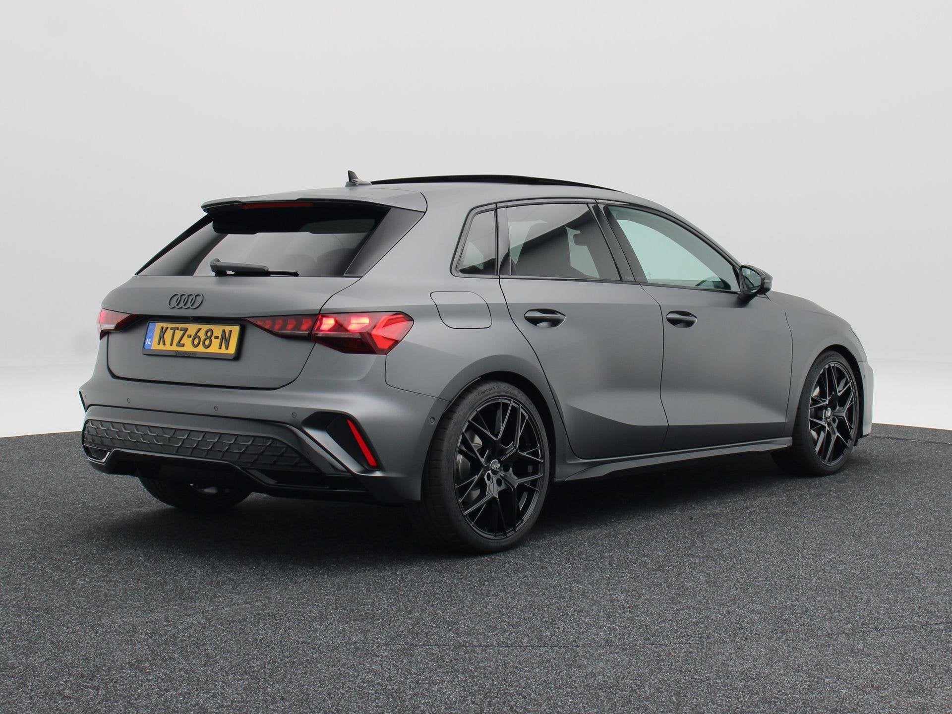 Audi A3 Sportback | 40 TFSI e | S edition | Daytona grijs Ma, Auto's, 1498 cc, Euro 6, 4 cilinders, 150 min