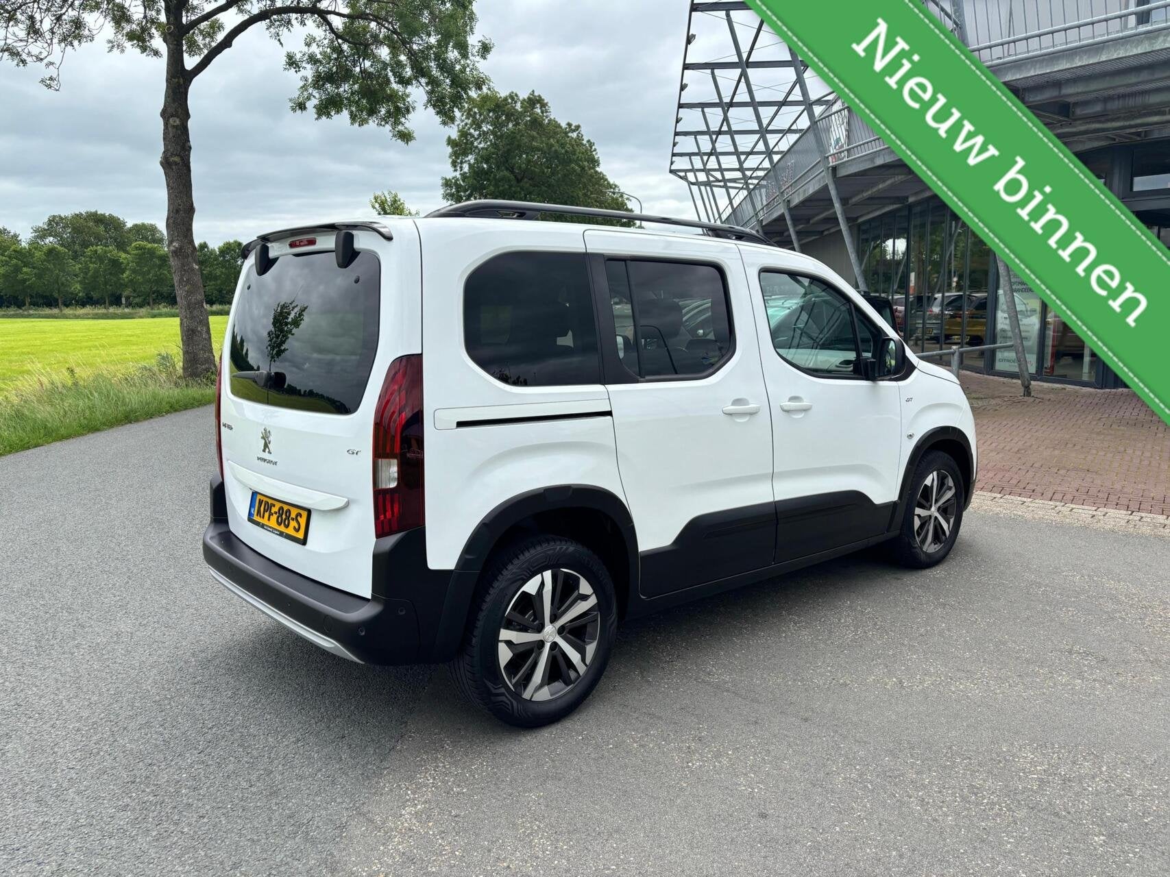Peugeot Rifter 130pk GT-Line Automaat STAAT RIJKLAAR, 1199 cc, Wit, Rifter, 3 cilinders