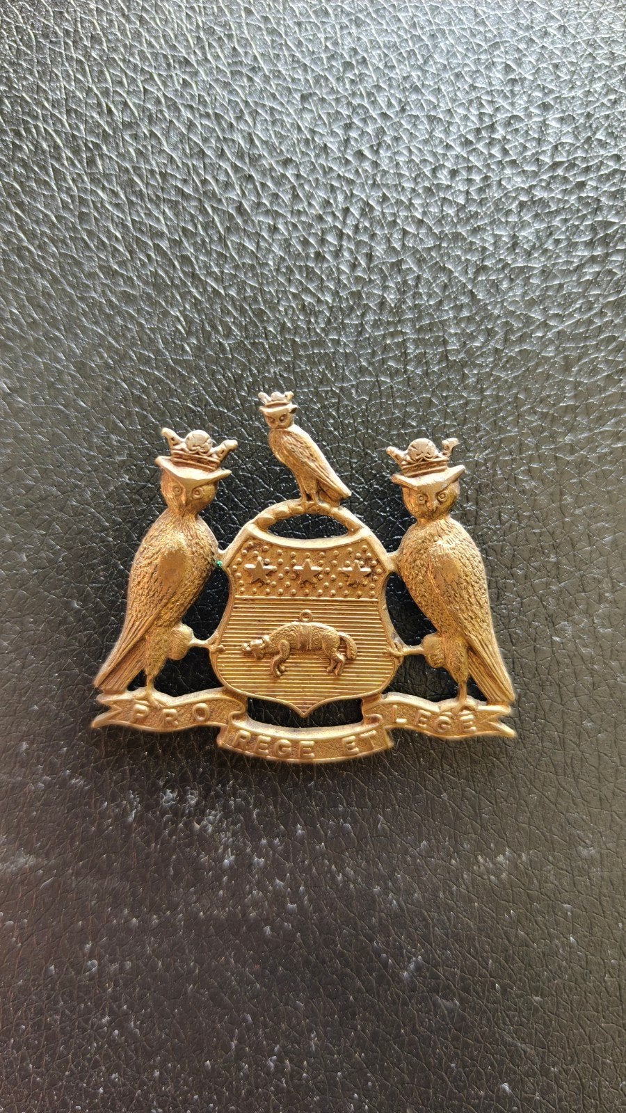 Originele WW1 capbadge 15th & 17th Leeds Pals., Verzamelen, Ophalen of Verzenden, Landmacht, Engeland, Embleem of Badge