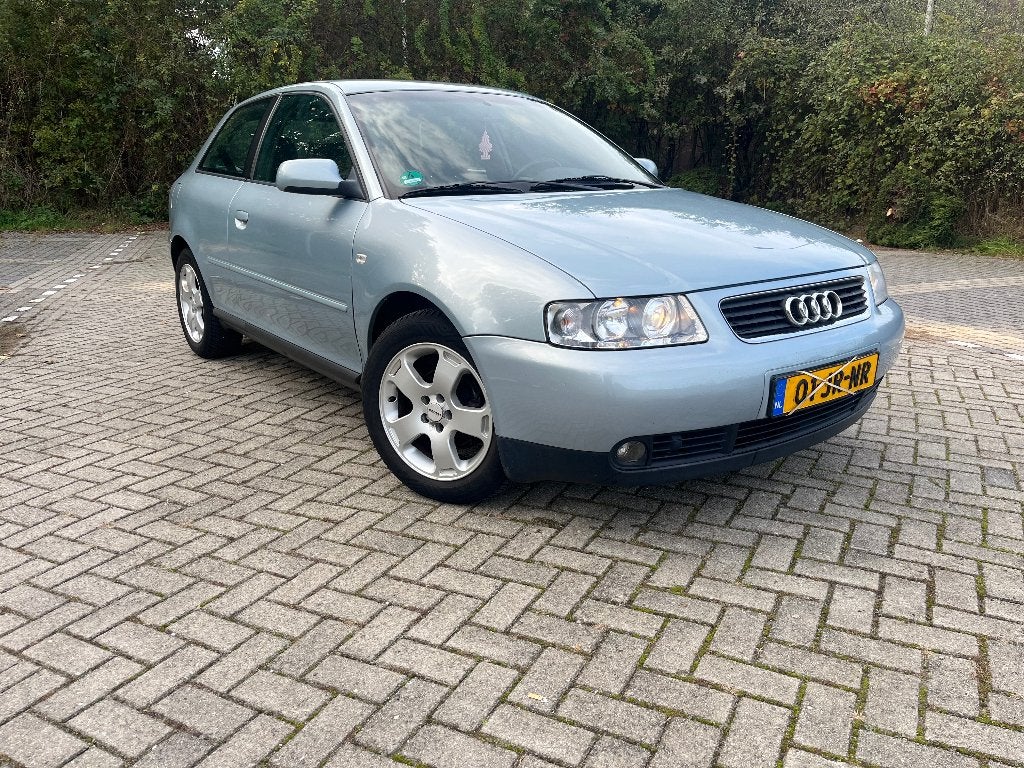 Audi A3 1.6 75KW 3D 2002 Blauw, Voorwielaandrijving, Stof, Blauw, 49 €/maand