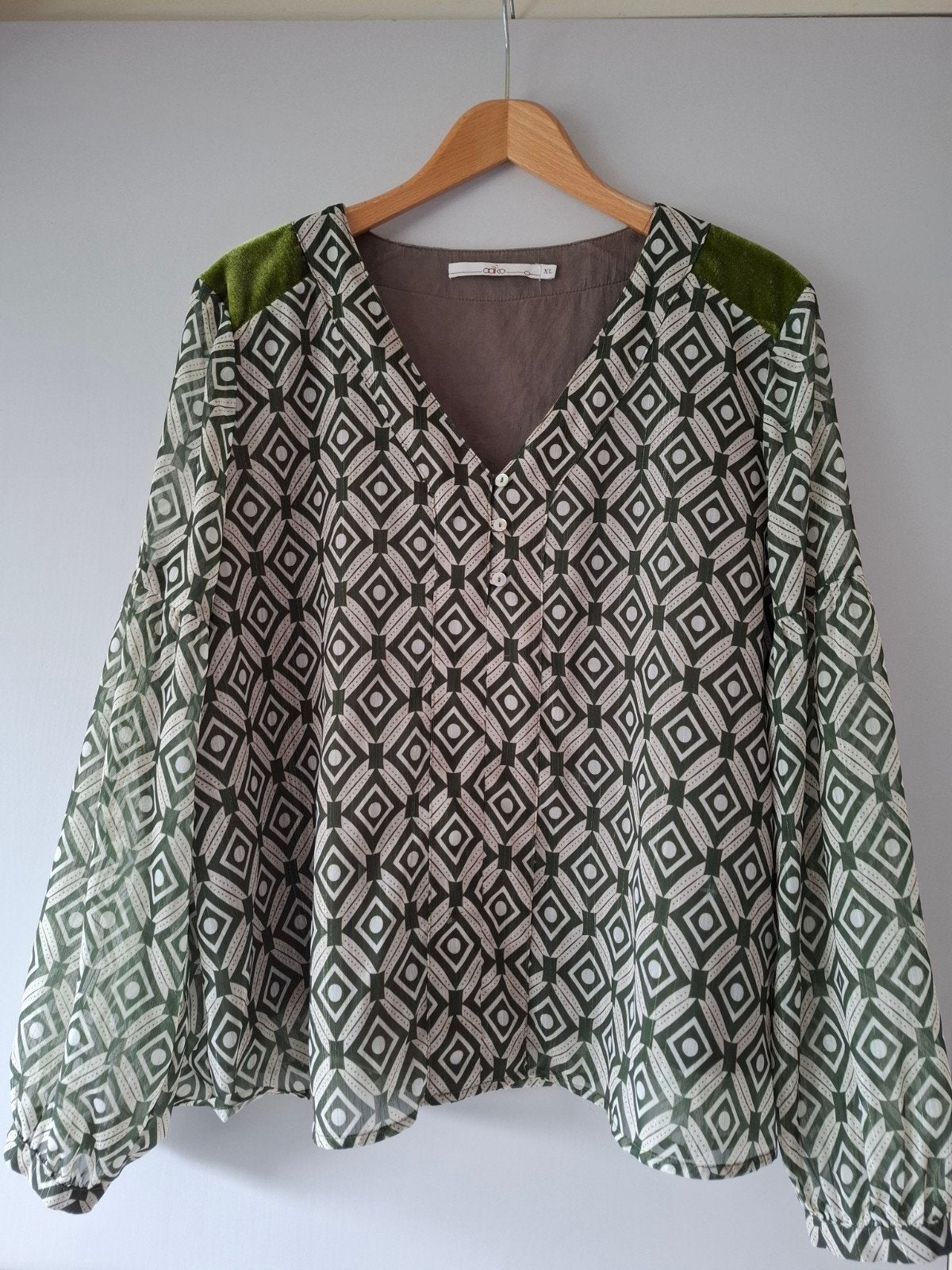 Stijlvolle blouse met lange mouwen en patroon, Aaiko, Maat 46/48 (XL) of groter, Ophalen of Verzenden, Lange mouw
